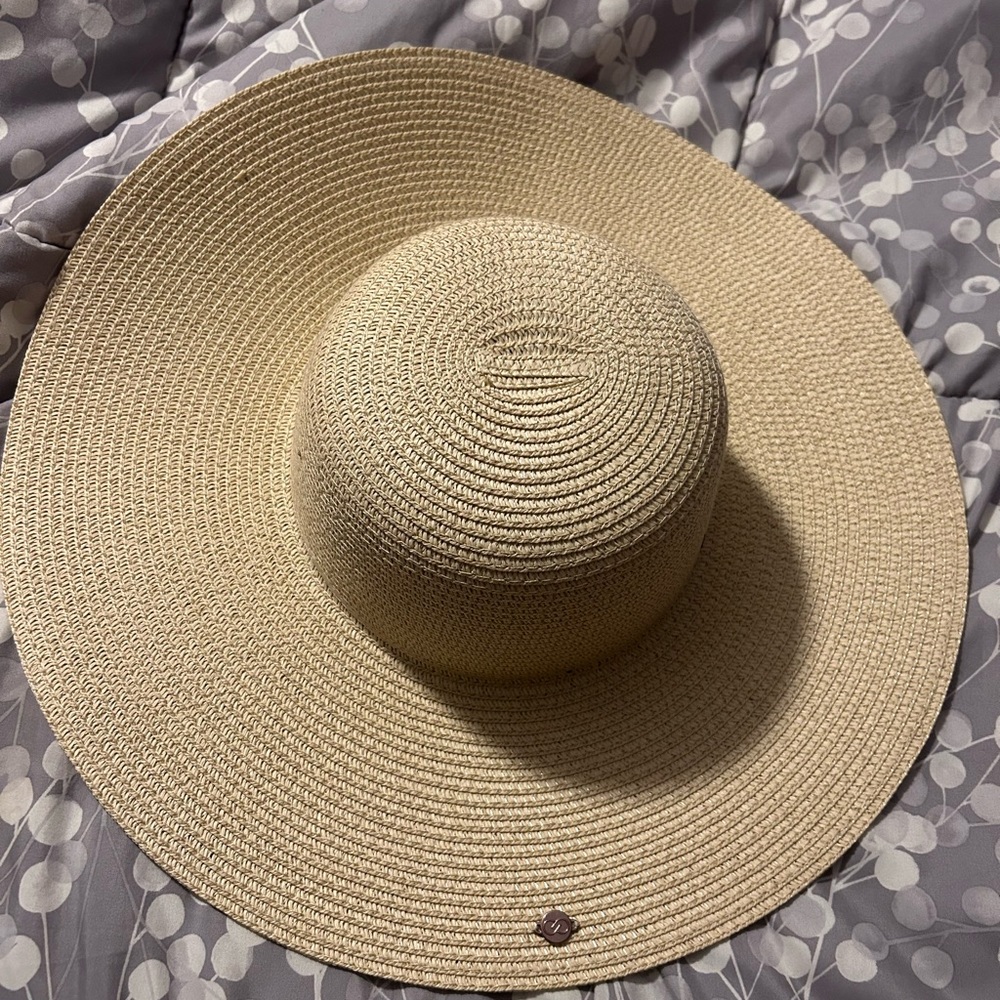 Brand new women’s large sunblocking, beach hat